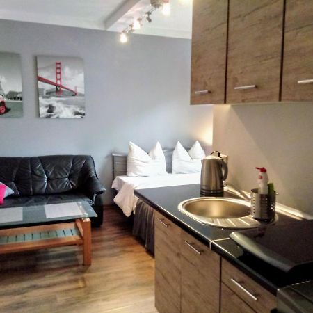 Apartamenty Krzywe Okna Zielona Góra Exterior foto